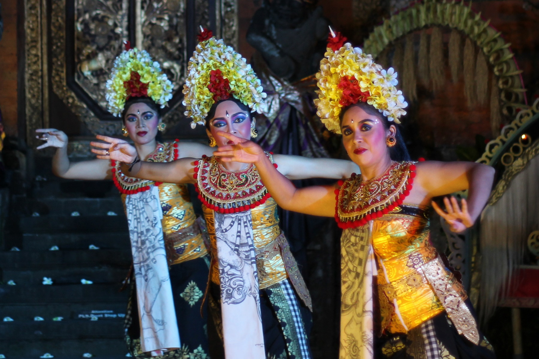 Balinese dancing